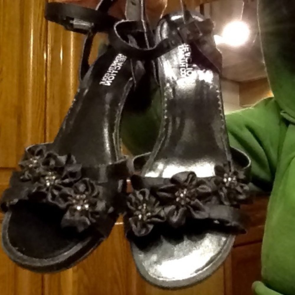 sandals - Picture 2 of 2